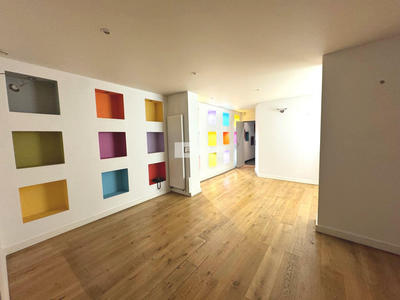 Local commercial - 748 m²