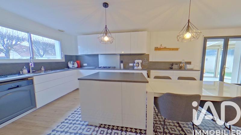 Maison - 209 m² - 10 pièces