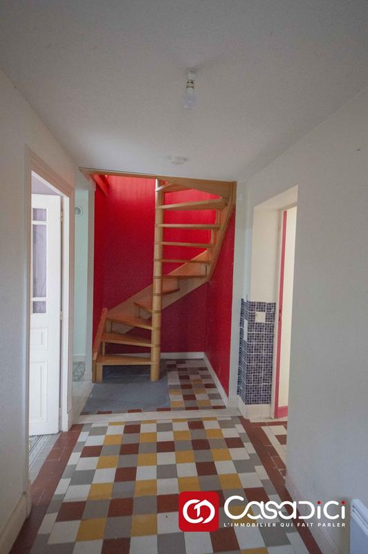 Maison - 96 m² - 5 pièces