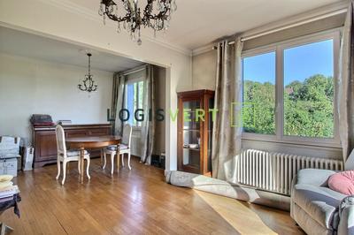 Maison - 130 m² - 9 pièces