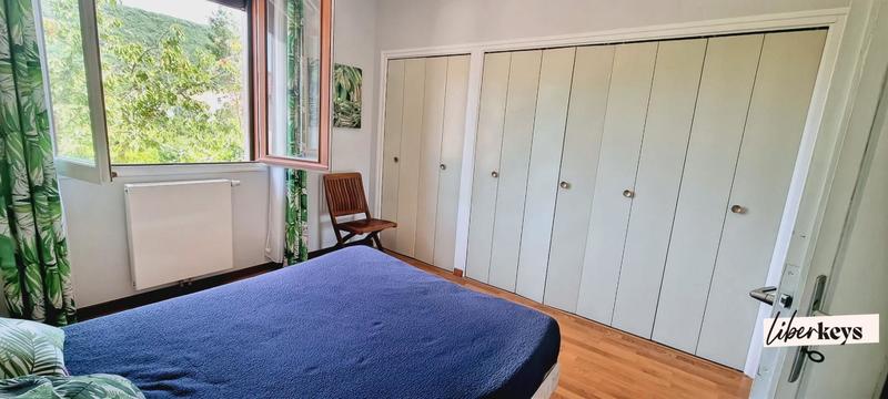 Propriété - 230 m² - 10 pièces