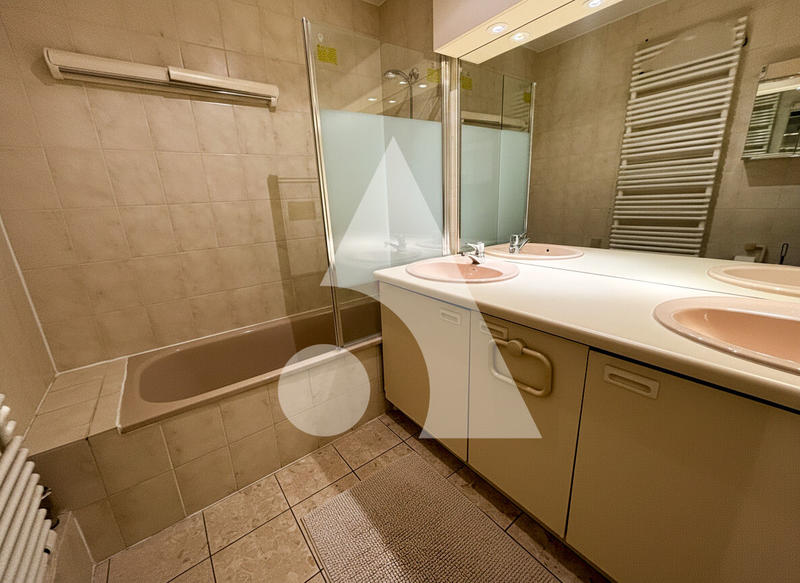 Appartement - 131 m² - 5 pièces