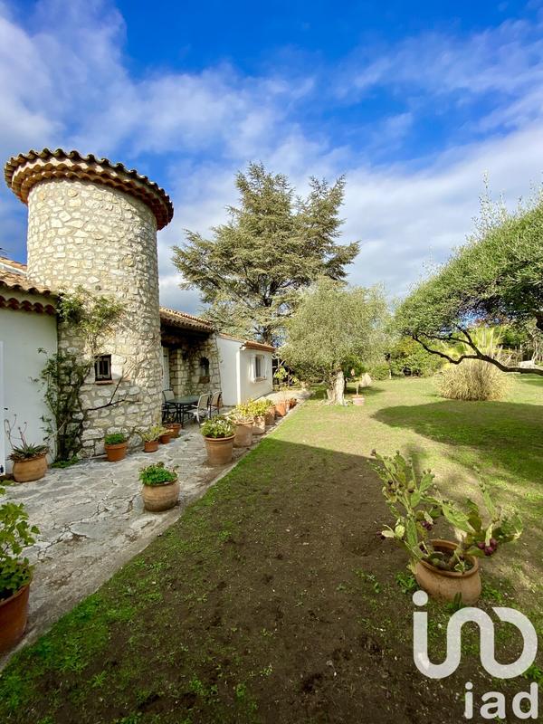 Maison - 220 m² - 7 pièces