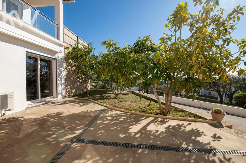 Maison - 212 m² - 7 pièces