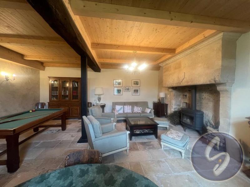 Maison - 432 m² - 8 pièces