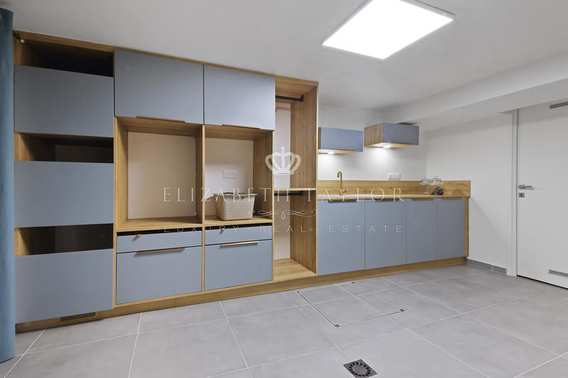 Propriété - 310 m² - 10 pièces