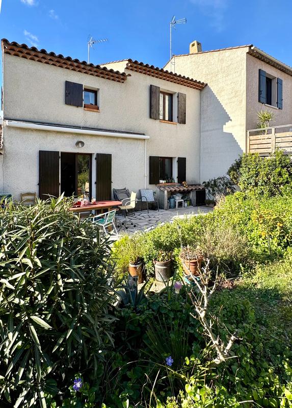 Maison jumelée - 88 m² - 5 pièces