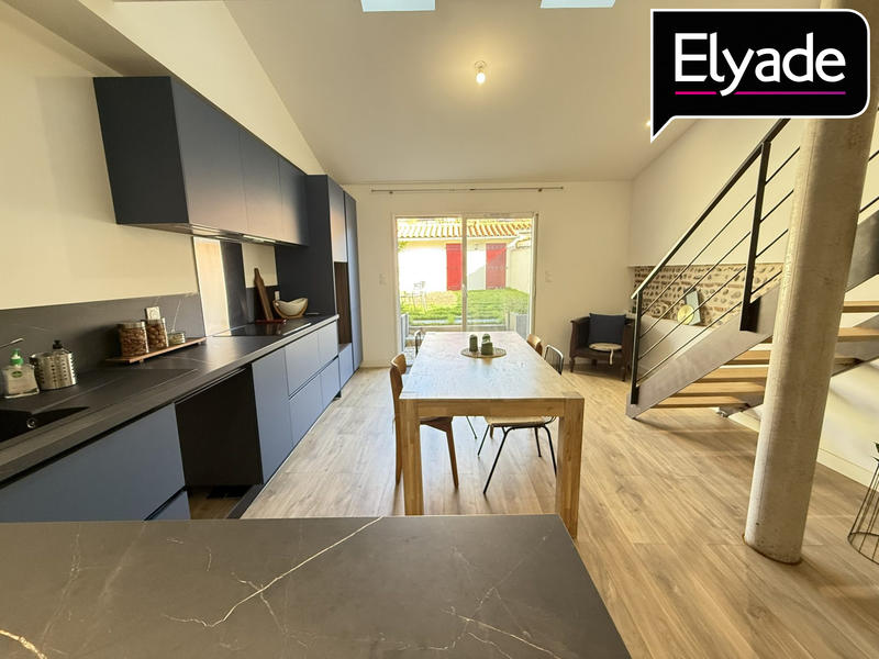 Maison - 95 m² - 4 pièces