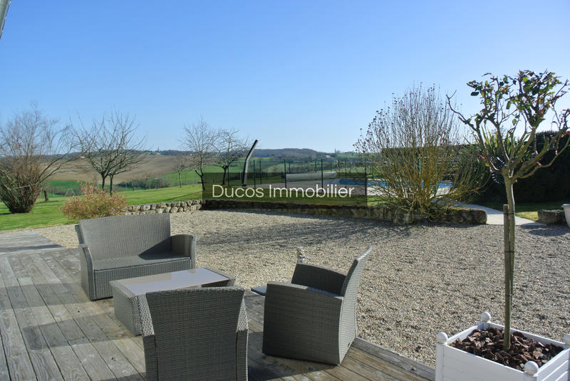 Maison - 273 m² - 10 pièces