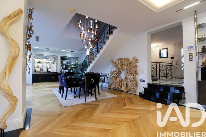 Maison de maîtres - 403 m² - 9 pièces