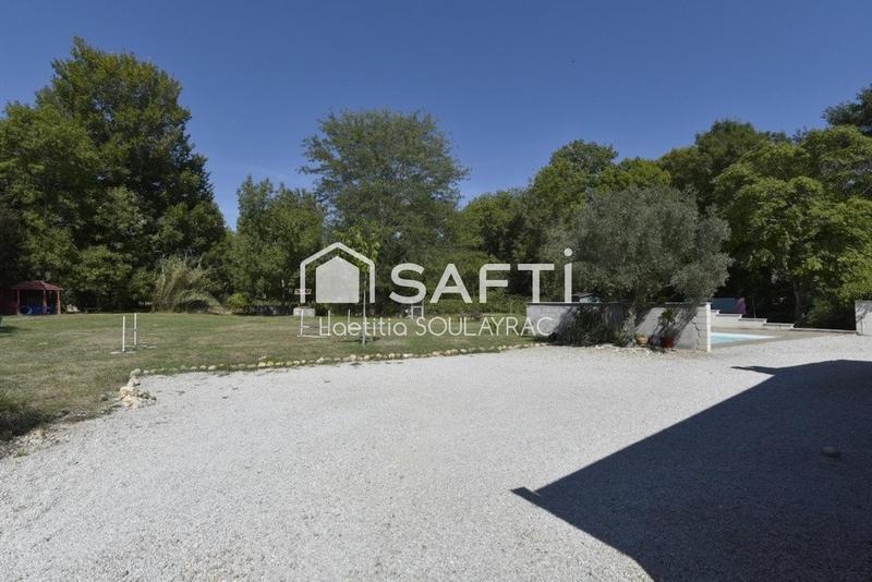 Maison - 205 m² - 5 pièces