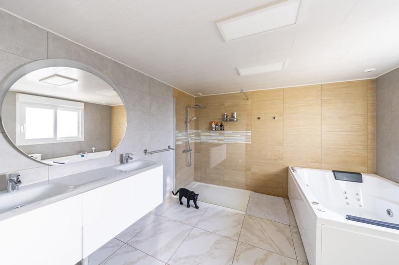 Maison - 140 m² - 7 pièces