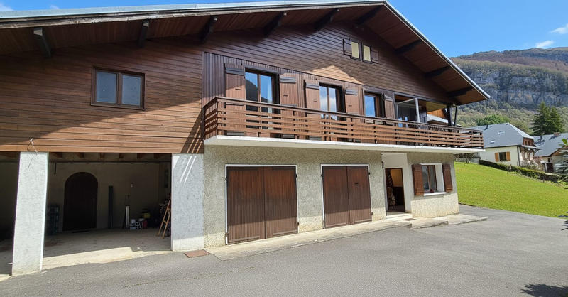 Maison - 267 m² - 7 pièces