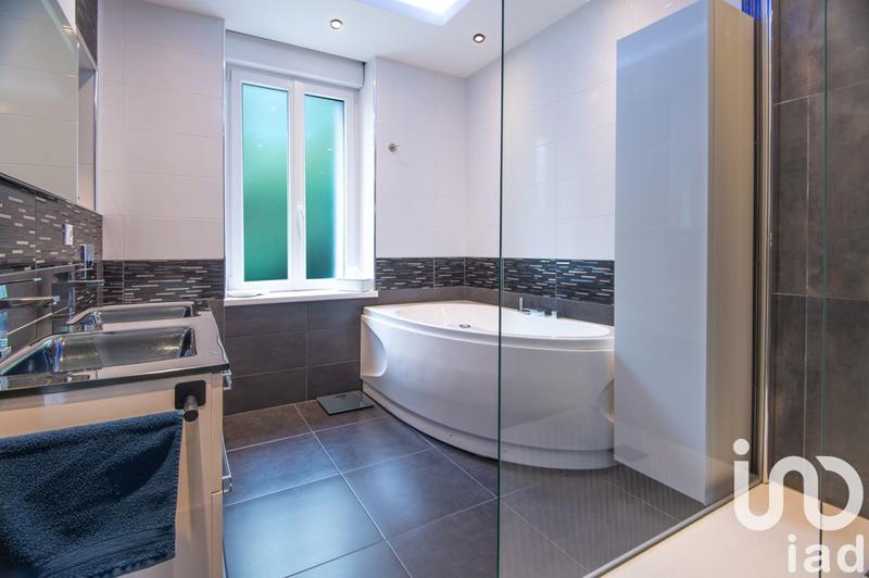 Appartement - 98 m² - 5 pièces