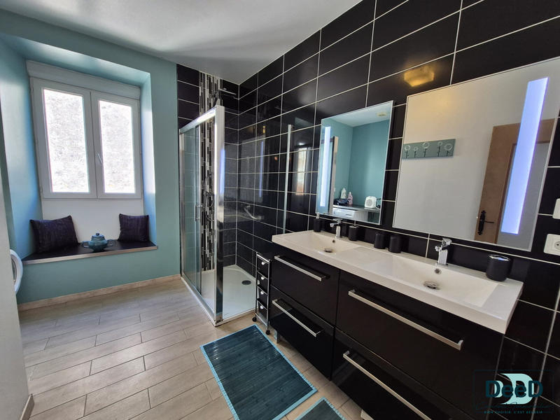 Maison ancienne - 187 m² - 6 pièces