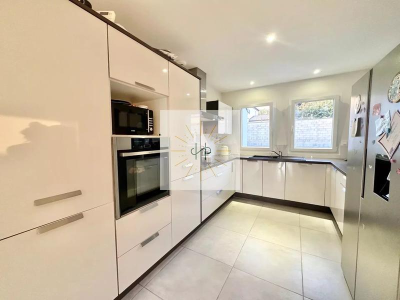 Maison - 150 m² - 6 pièces