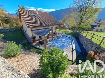 Maison - 143 m² - 5 pièces