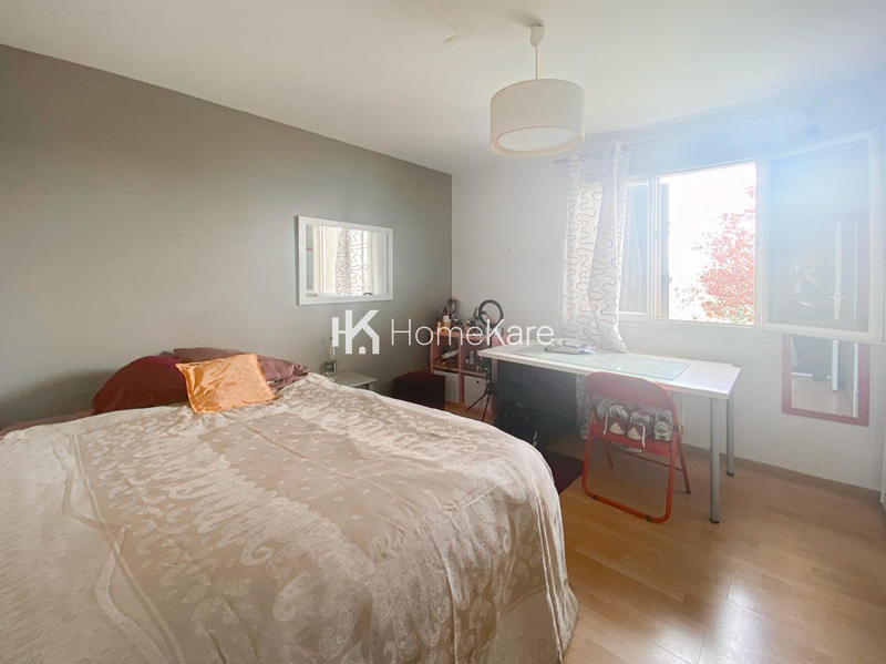 Maison - 180 m² - 7 pièces