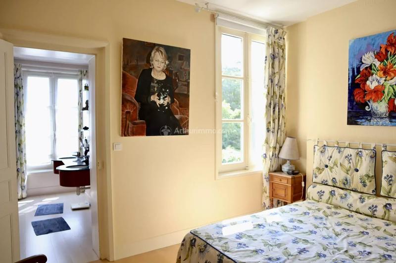 Maison - 275 m² - 10 pièces