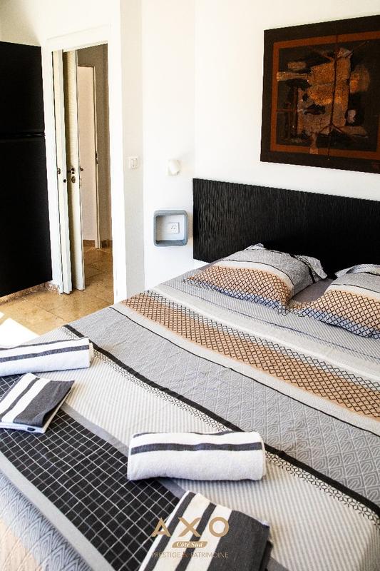 Maison - 220 m² - 8 pièces