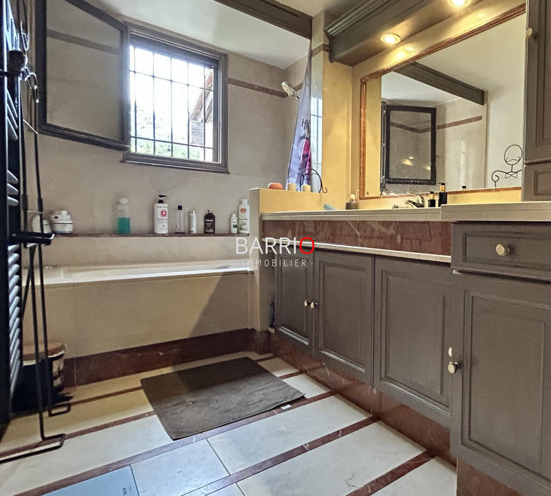 Maison - 165 m² - 7 pièces