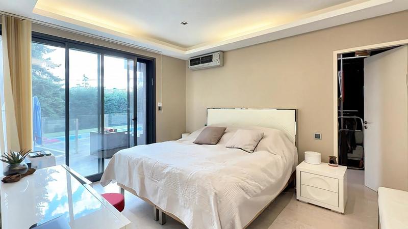 Maison - 353 m² - 7 pièces