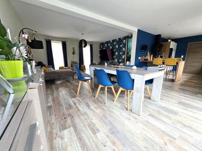 Maison - 145 m² - 8 pièces