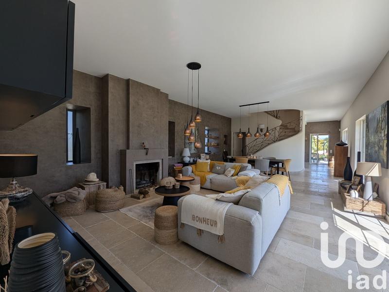 Maison - 192 m² - 6 pièces