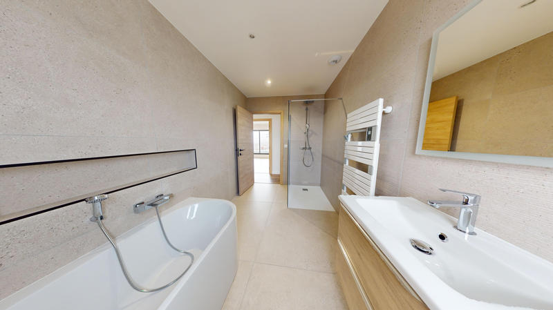 Maison - 201 m² - 5 pièces