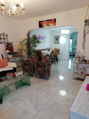 Maison - 93 m² - 5 pièces