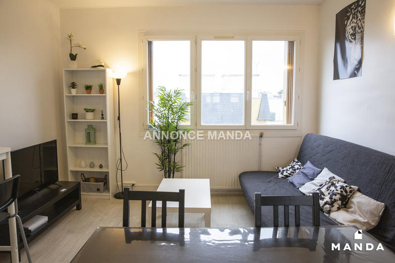 Chambre - 9 m² - 4 pièces