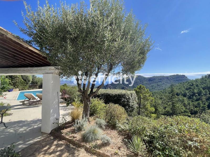 Maison - 170 m² - 5 pièces