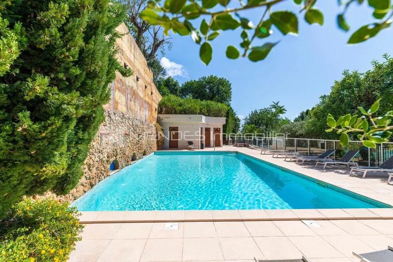 Appartement - 106 m² - 4 pièces