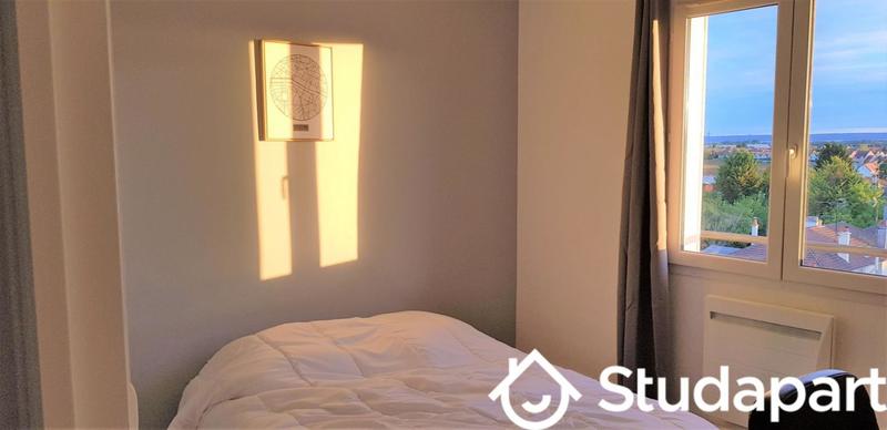 Chambre - 11 m² - 1 pièce