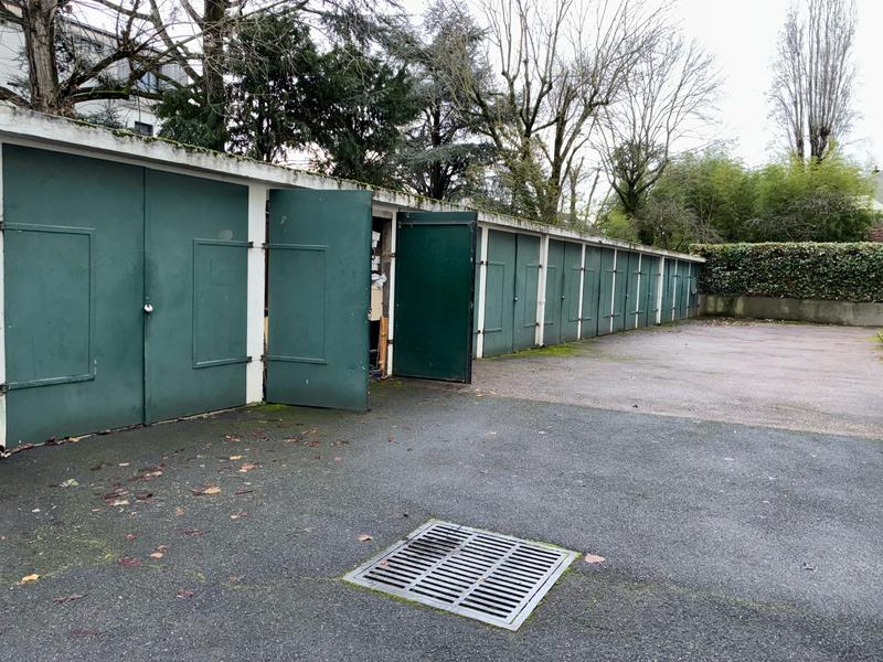 Parking / Garage - 14 m²