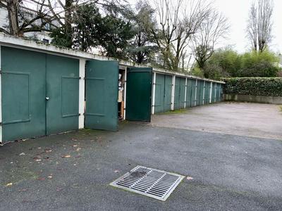 Parking / Garage - 14 m²