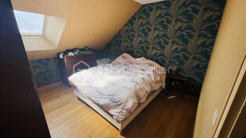 Maison - 247 m² - 10 pièces