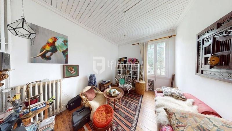 Demeure - 200 m² - 10 pièces