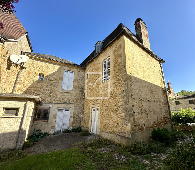 Maison - 180 m² - 10 pièces