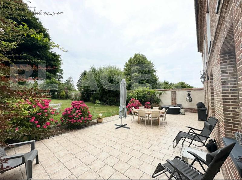 Maison de maîtres - 280 m² - 11 pièces
