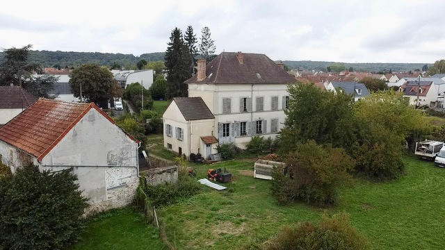 Propriété - 246 m² - 7 pièces