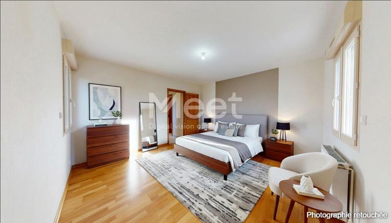 Maison - 220 m² - 6 pièces