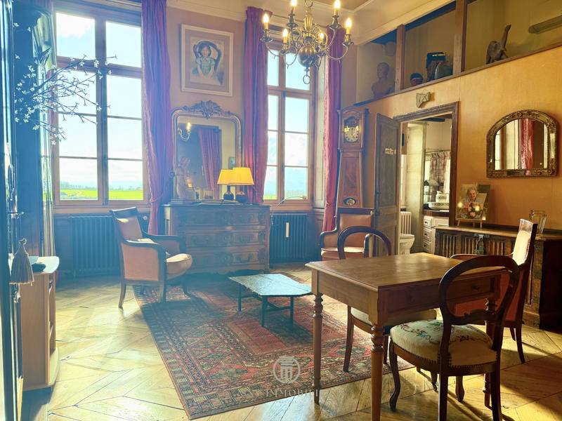 Maison - 317 m² - 13 pièces