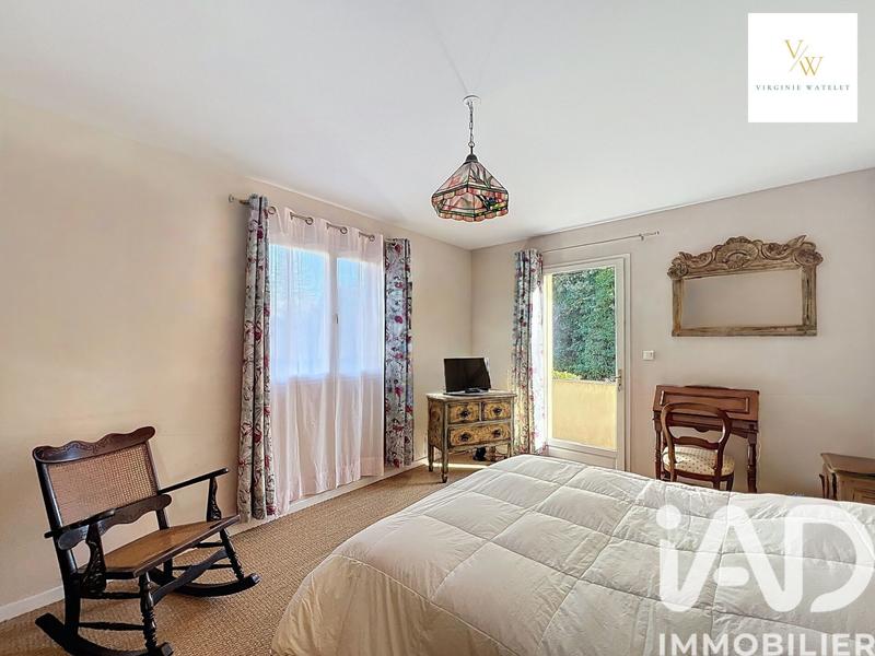 Maison - 220 m² - 12 pièces