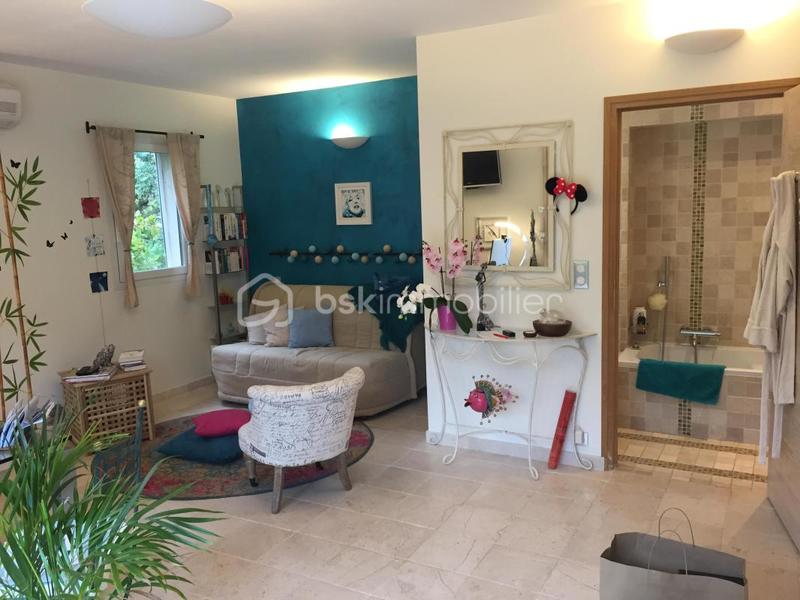 Propriété - 490 m² - 10 pièces