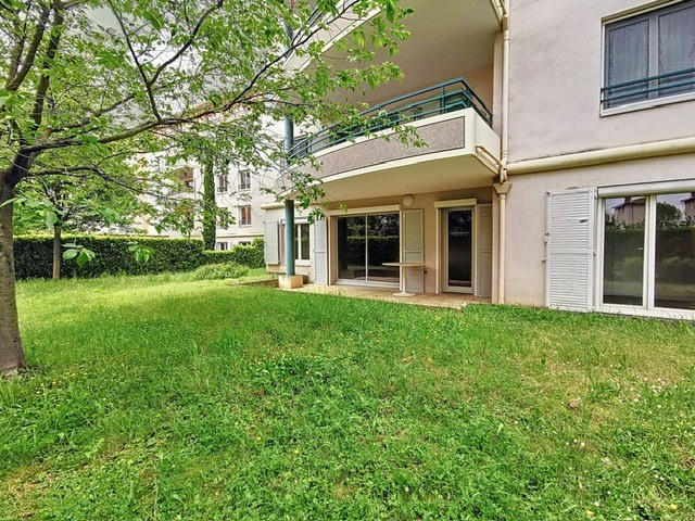 Appartement - 100 m² - 5 pièces