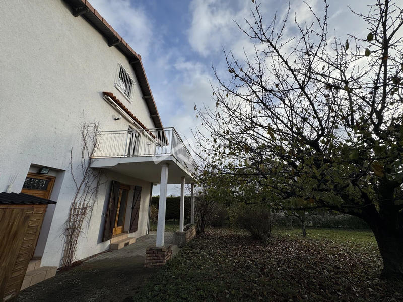 Maison - 205 m² - 7 pièces