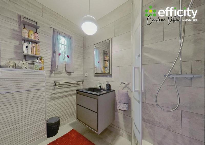 Maison - 121 m² - 6 pièces