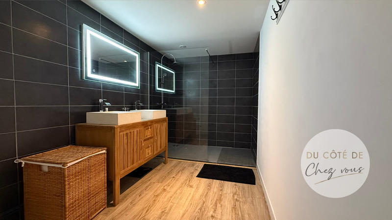 Loft - 148 m² - 5 pièces