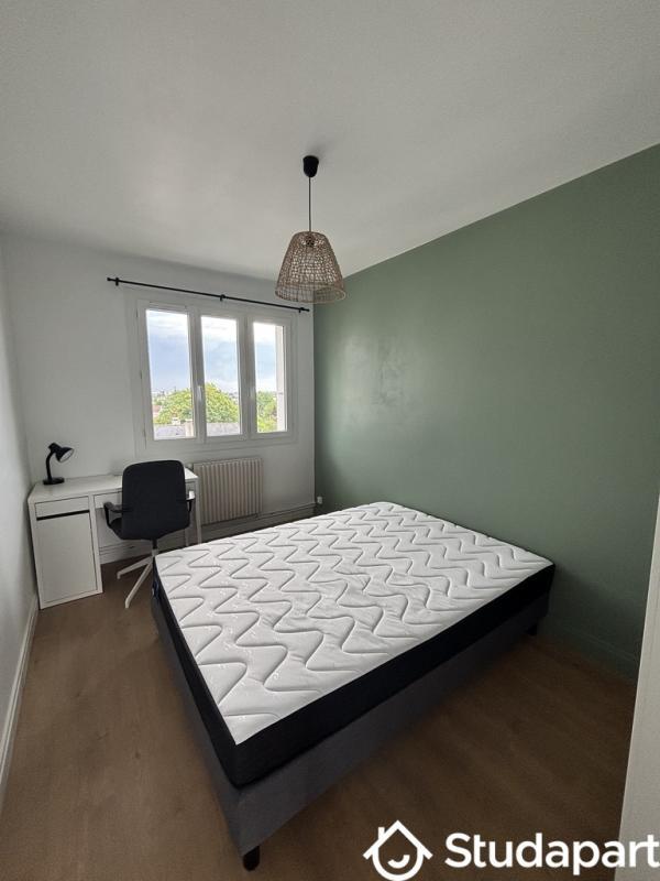 Chambre - 9 m² - 1 pièce